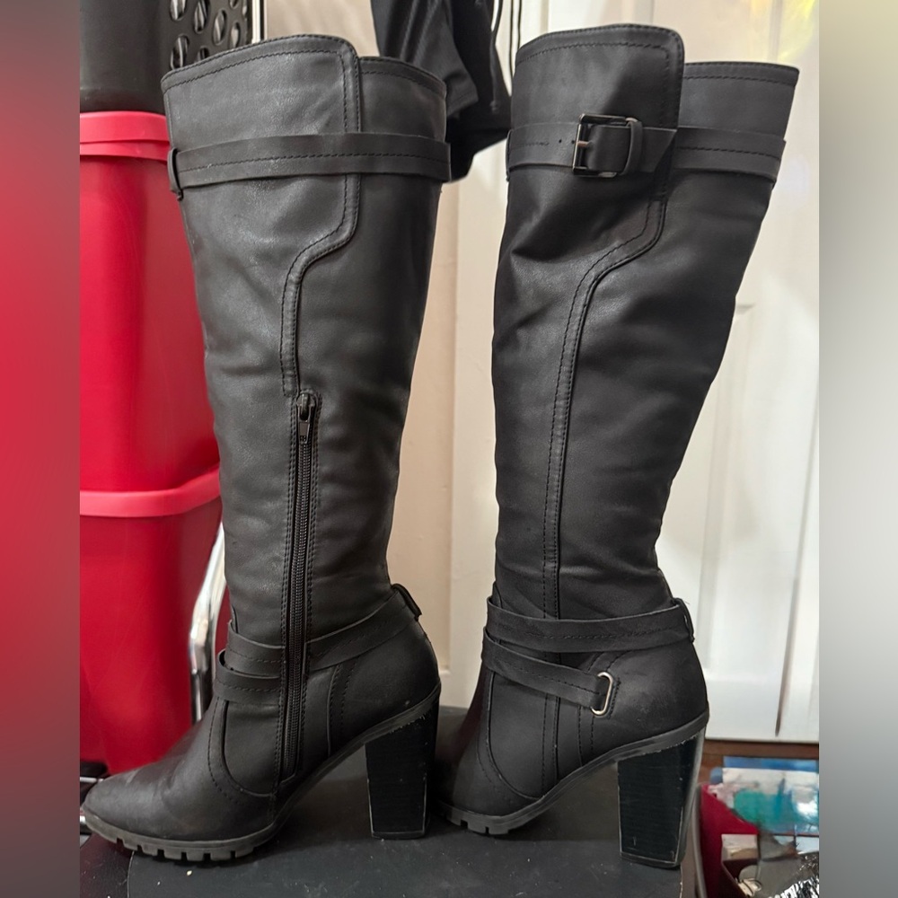 VENUS Black Knee High Boots for Effortless Elegance